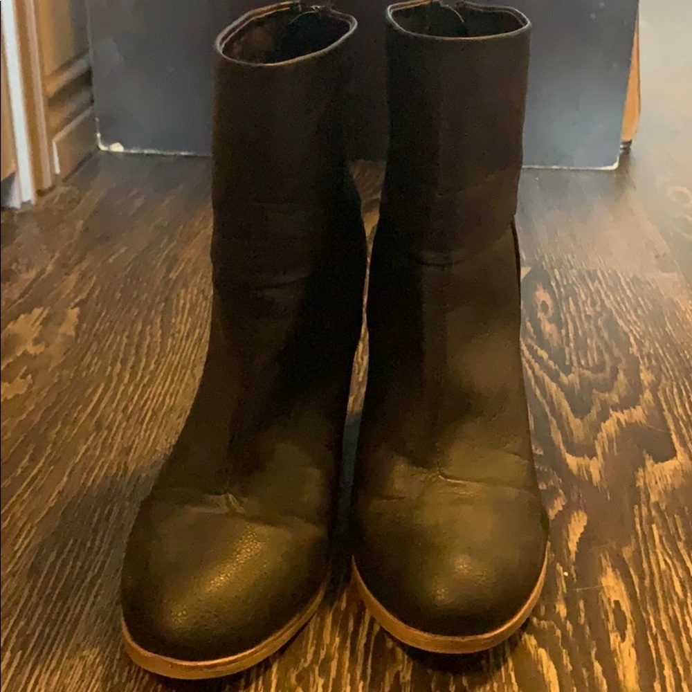 So black heel booties